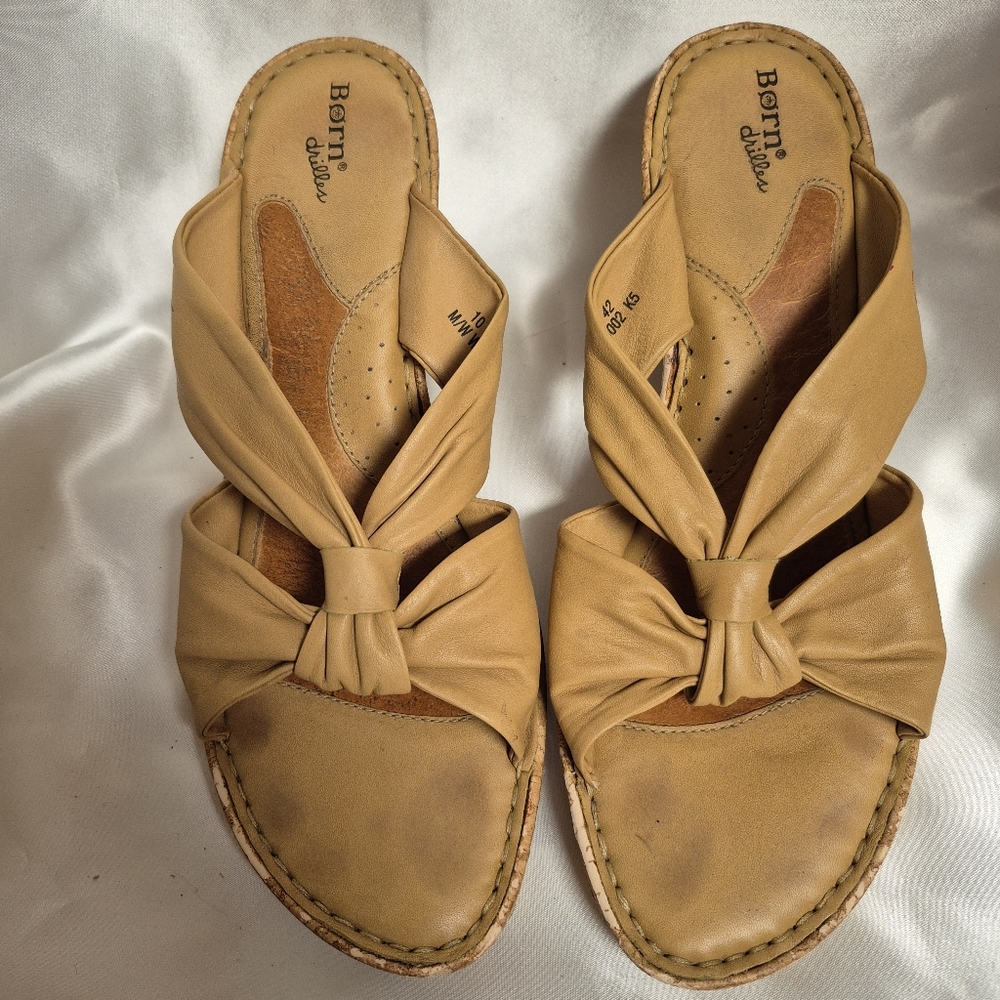 Born Drilles Wedge shoes size 10